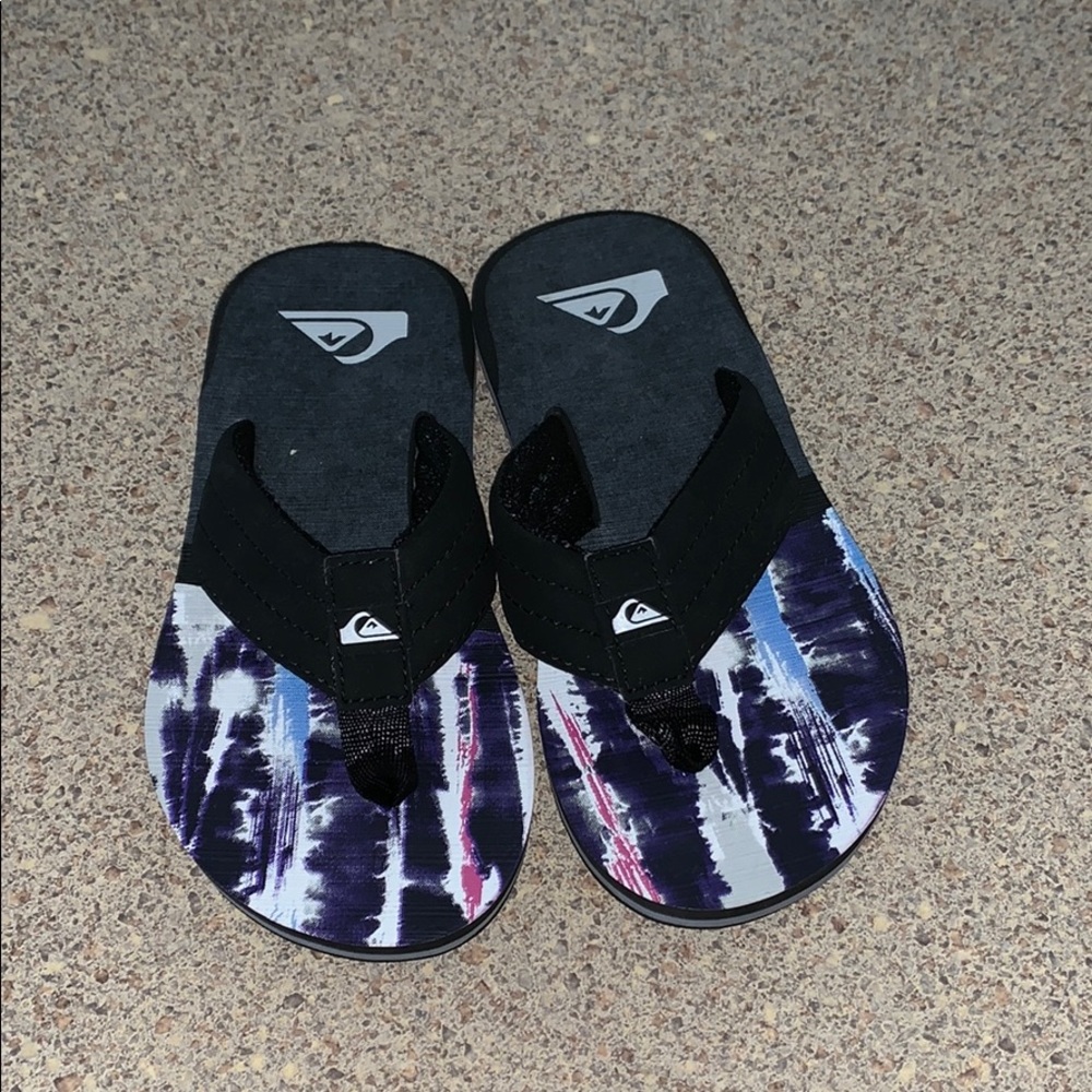 Boys flip flops!